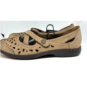 Cobb Hill mary jane flats tan suede 9